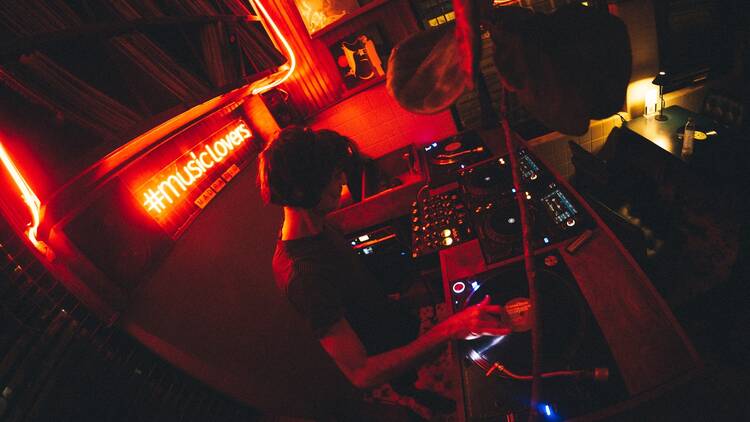 Mad Records Cafe