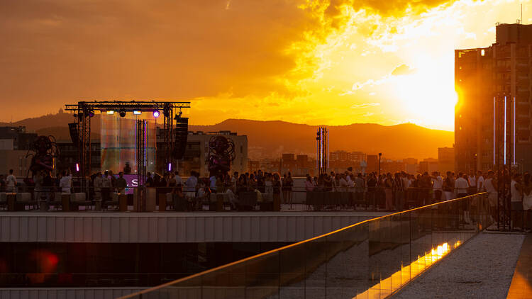 SLS Barcelona - Cosmic Affairs