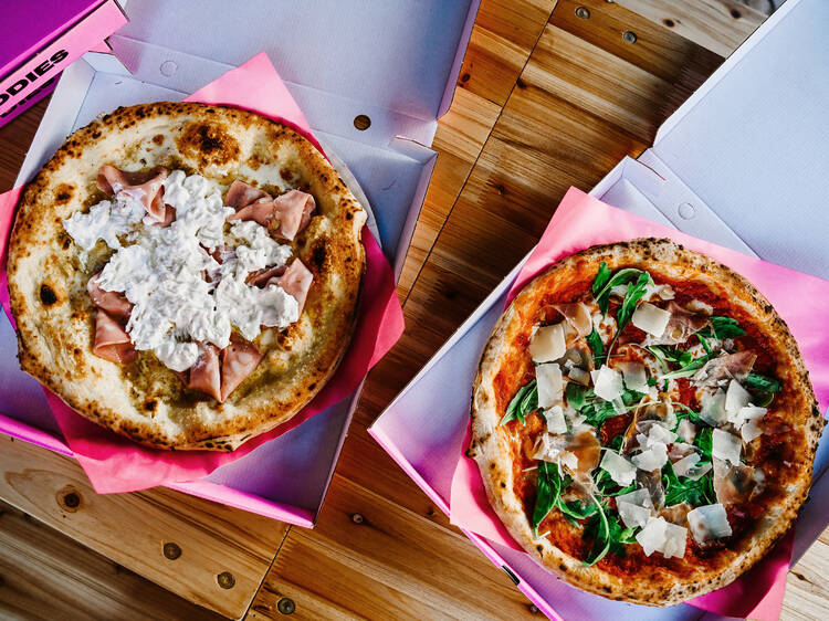 Sugardaddies: eles querem sustentar o bairro inteiro... com pizzas napolitanas