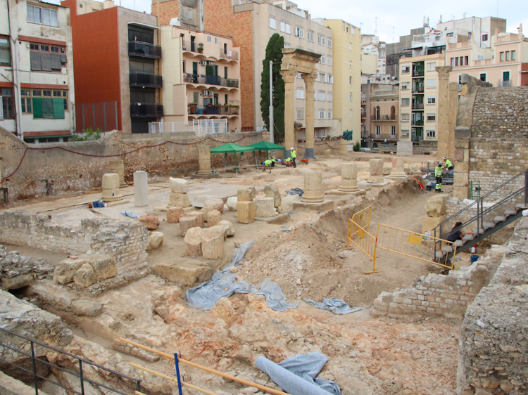 Hallazgo insólito: descubren ánforas, silos y monedas durante unas obras de rehabilitación de un foro romano en esta ciudad de Cataluña