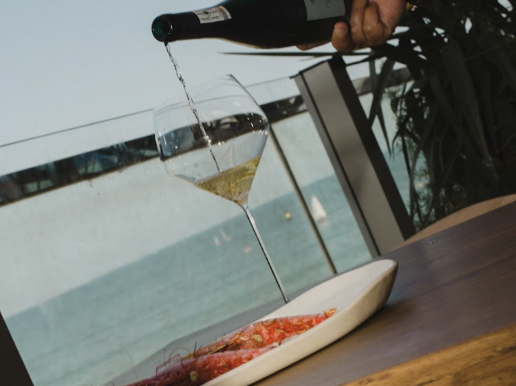 Pairing red prawns with the perfect wine