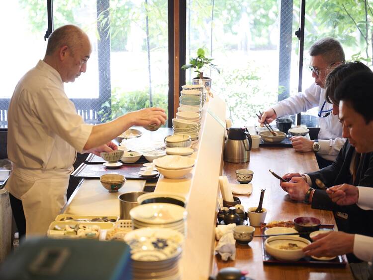 LUNCHTIME: Get set
