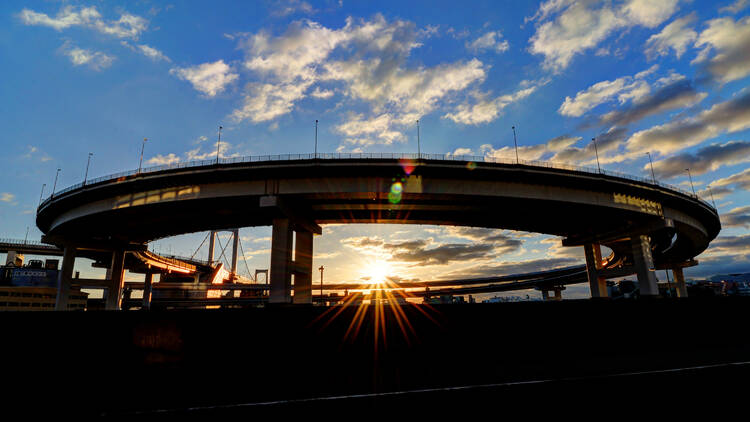 EARLY MORNING: Catch the rising sun