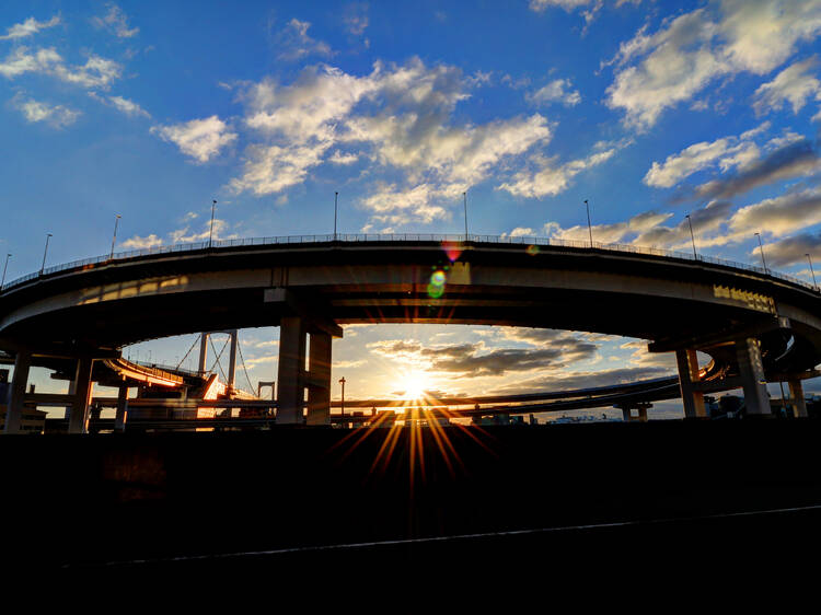 EARLY MORNING: Catch the rising sun