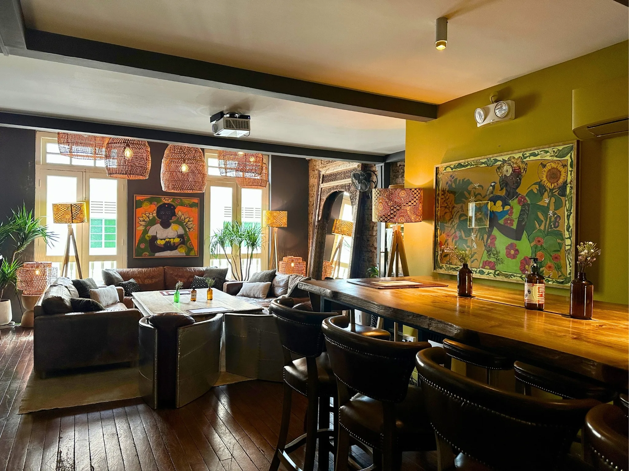 Kafe Utu interior