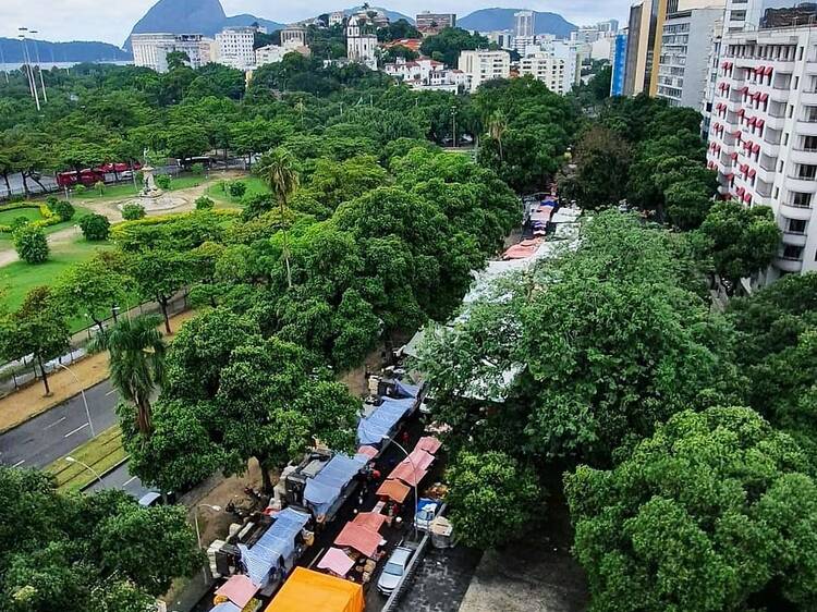 Feira livre da Glória já era a maior feira de rua do Rio e agora se tornou patrimônio histórico, cultural e imaterial