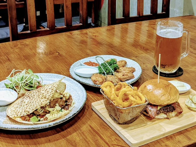 EAT. Burgers & Beers