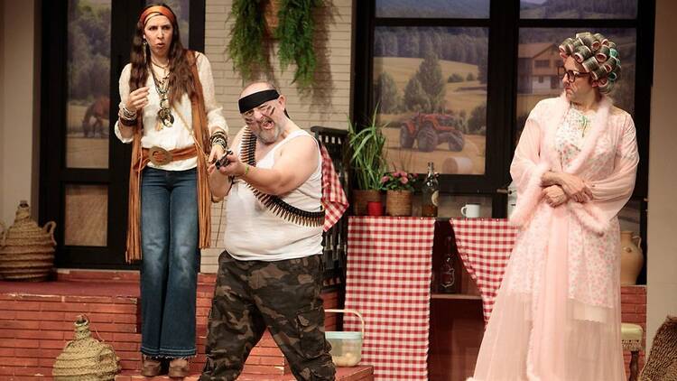 Familia Poyo (Teatro Muñoz Seca).