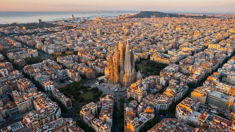 Dónde alojarse en Barcelona: una guía de los mejores barrios de 2025
