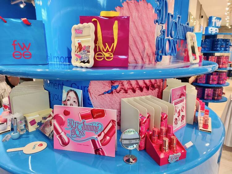 韓國彩妝品牌 Fwee 香港專門店銅鑼灣開幕  人氣唇頰布丁膏匙扣登場