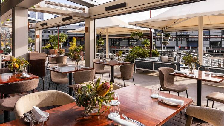 Outdoor restaurants seating