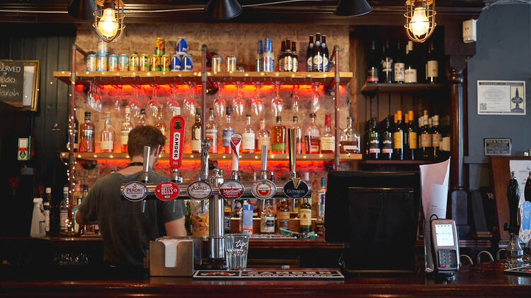 London pub