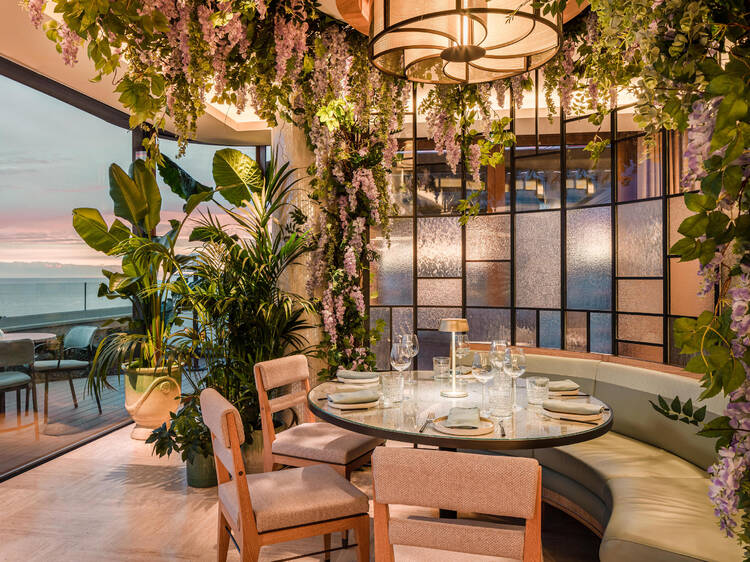 Anantara Plaza