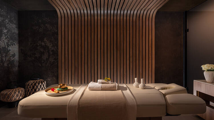 Massage bed in a spa at Anantra Plaza