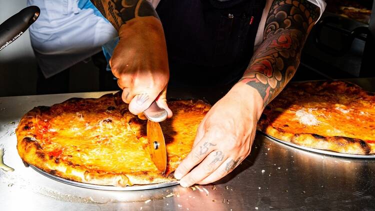 Alley Cats Pizza, Londo