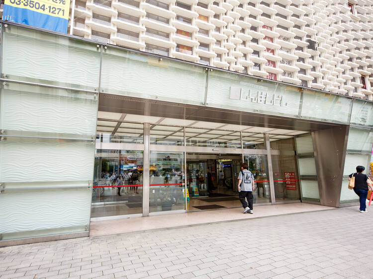 昭和の複合施設、ニュー新橋ビルの気になる店4選