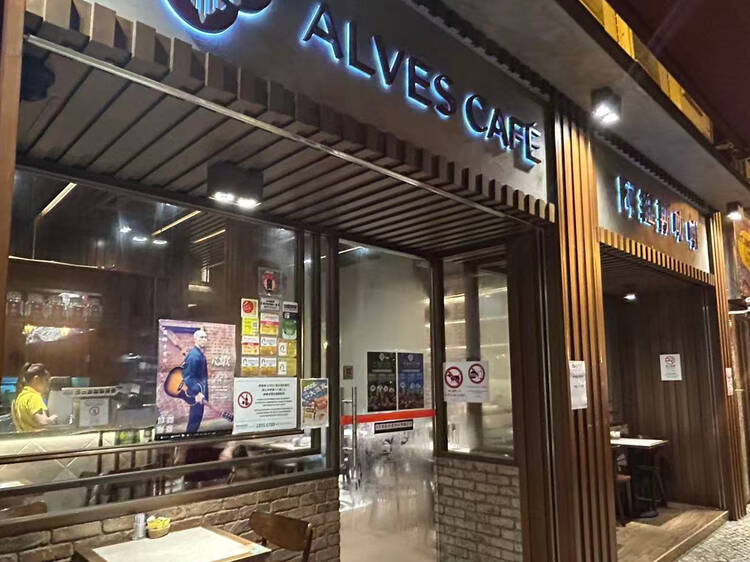 Alves Cafe