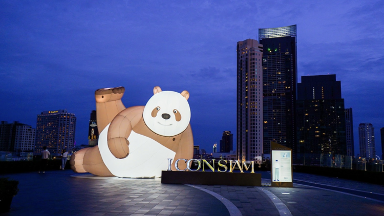 Giant sculptures