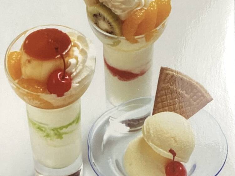 一瞬のアイスの味わいに100年を感じる。