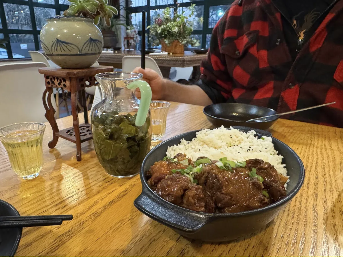 Tea and Antique Chinese home-style cooking