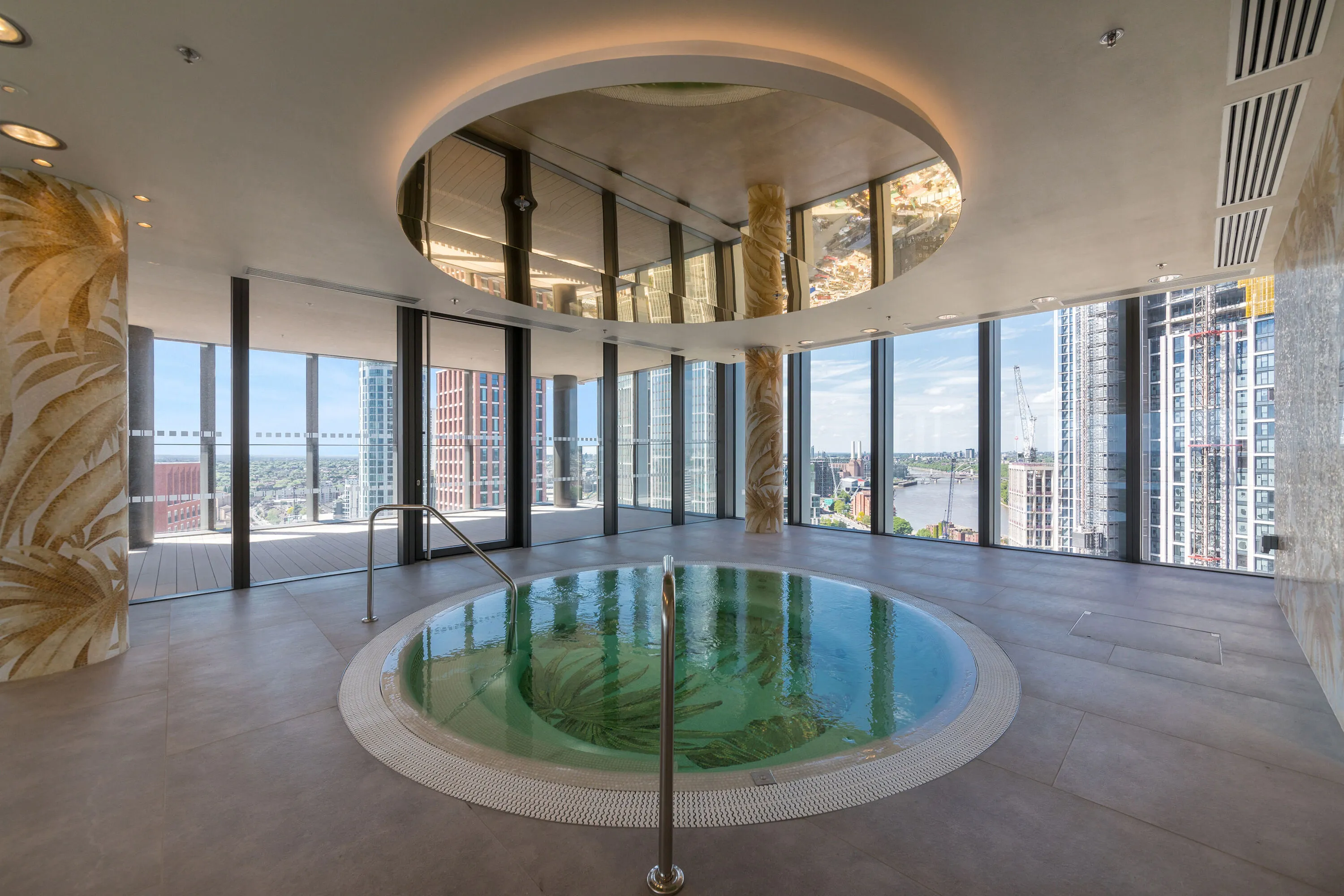 DAMAC Tower Nine Elms Versace Penthouse jacuzzi
