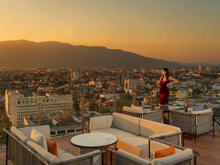  MAI The Sky Bar