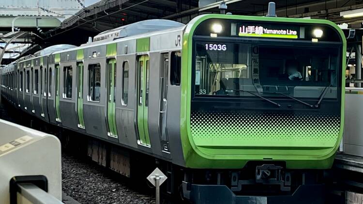 Yamanote Line train