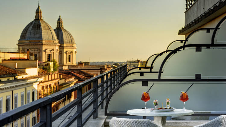 UNA HOTELS Decò Roma roof terrace drinks
