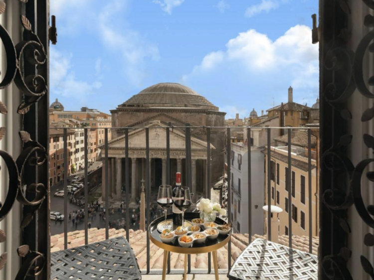 Sole al Pantheon