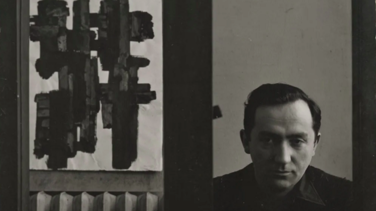 Guy Bourdin, Pierre Soulages dans son atelier, 1953 ©  The Guy Bourdin Estate
