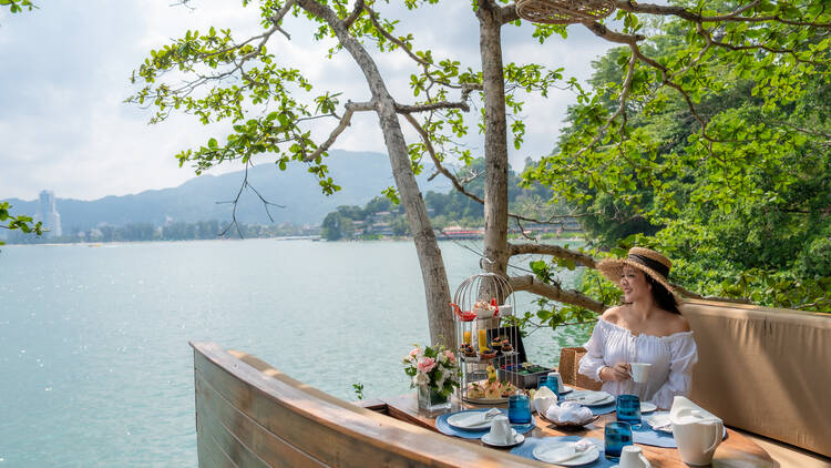 Make time for a long lunch