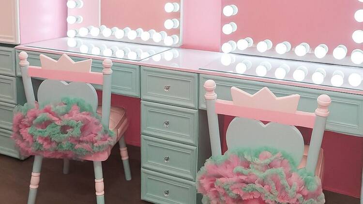 Girls & Moms spa