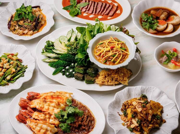 ขวัญทิพย์: Samrub Thai Dining