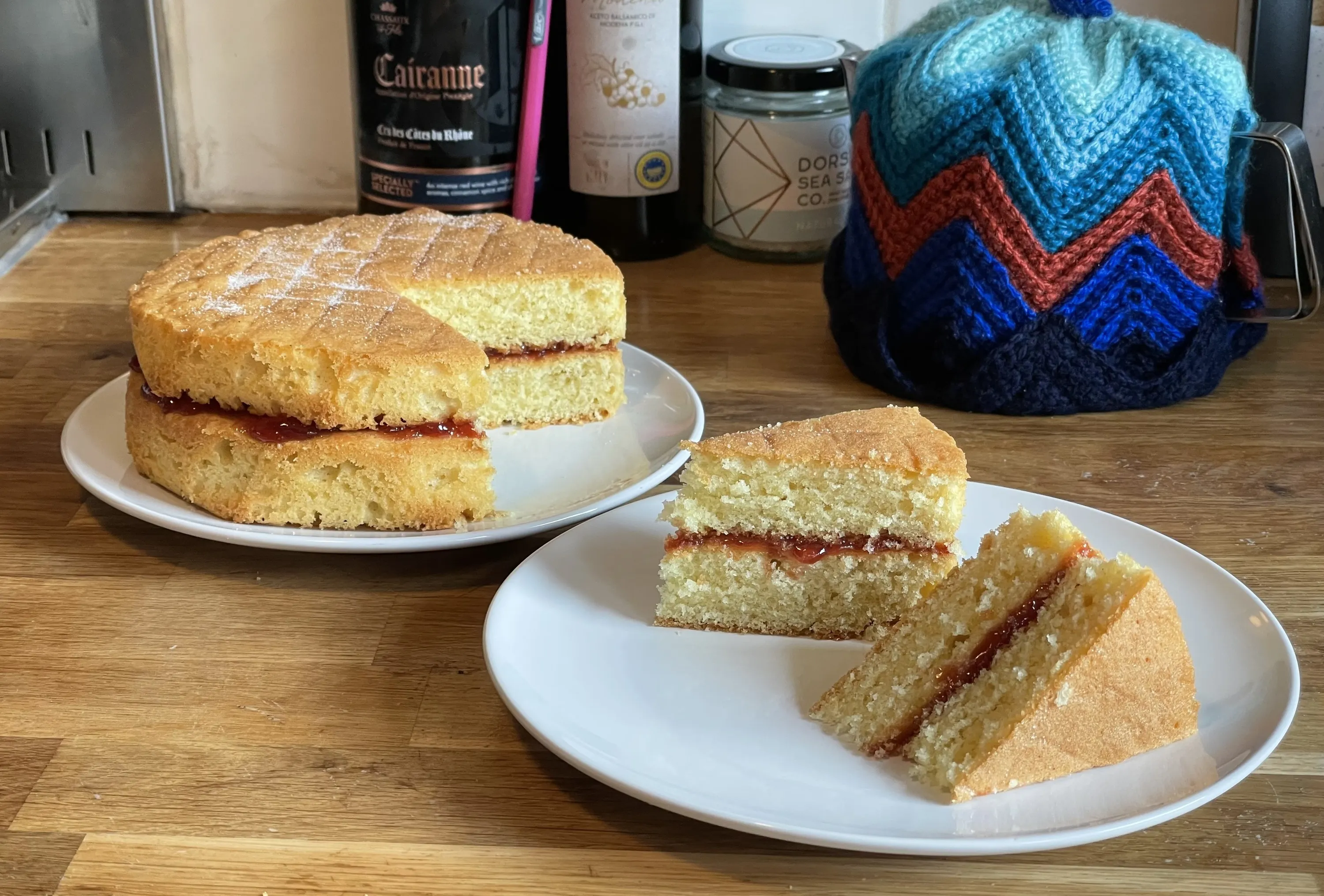 Sliced sponge cake on plate