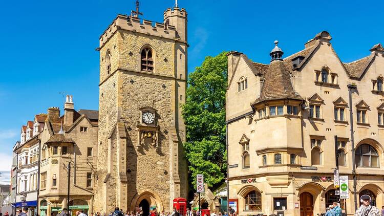 Go behind-the-scenes on a University of Oxford tour