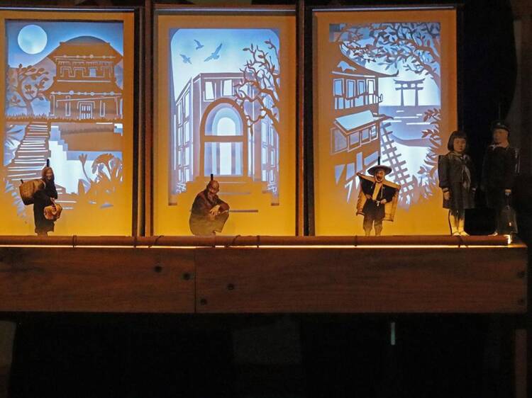 Las niñas y los niños de papel