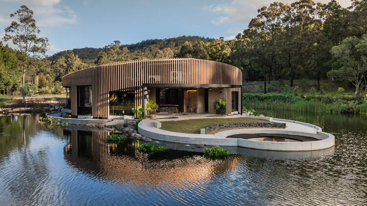 Floating bathhouse