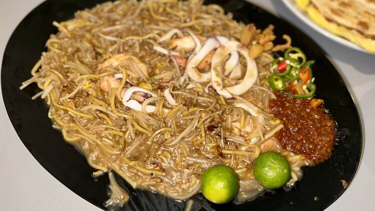 Singapore Fried Hokkien Mee & Seafood