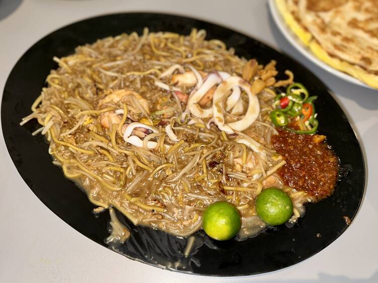 Singapore Fried Hokkien Mee & Seafood