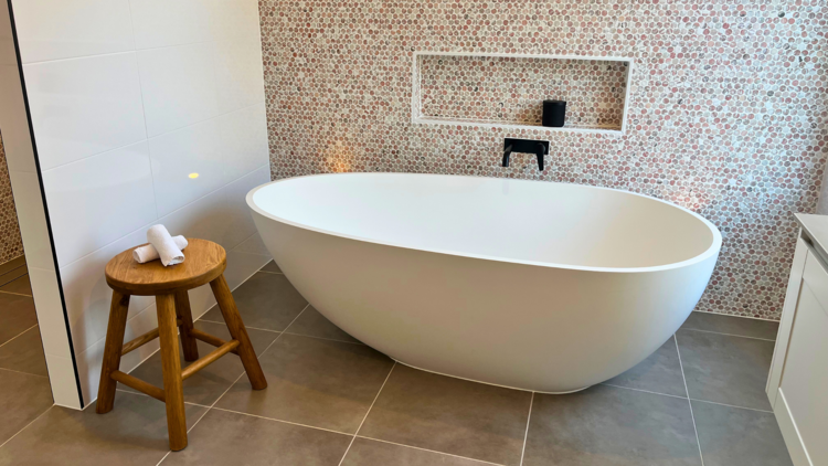 Bathtub 