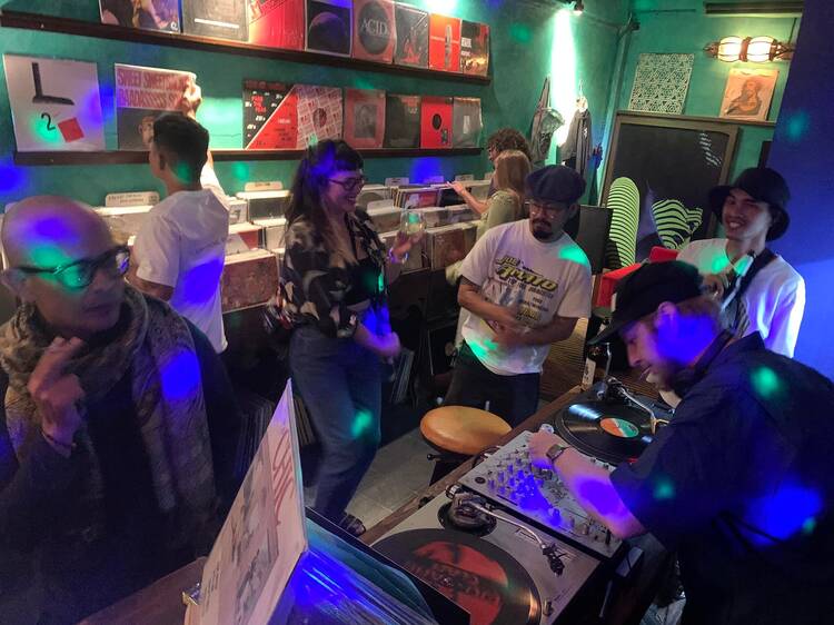 Deaf Shop