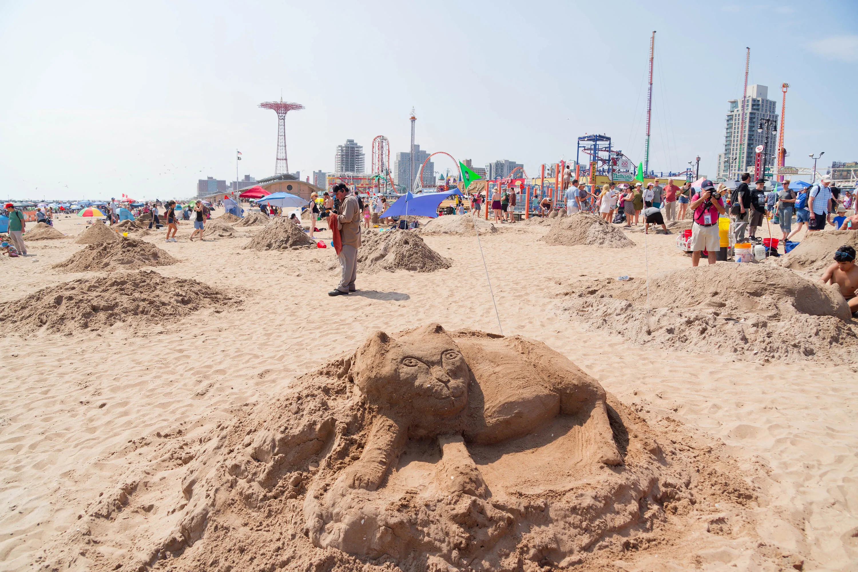 A sand sculpture of a cat.