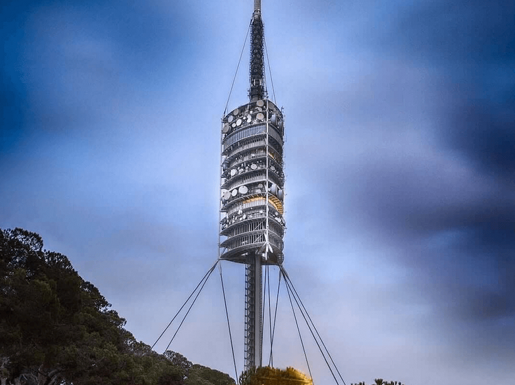 La torre més alta de Barcelona (i de Catalunya!) obre portes gratis per veure el capvespre