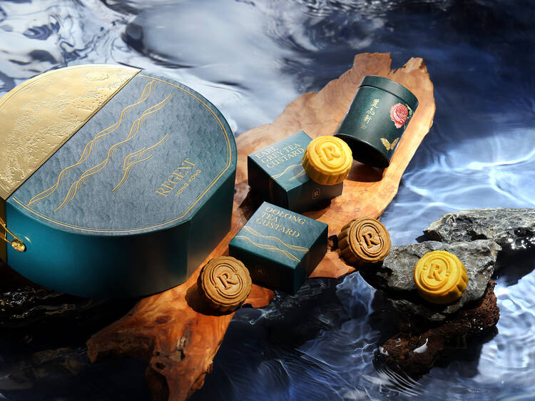 regent hong kong mooncakes