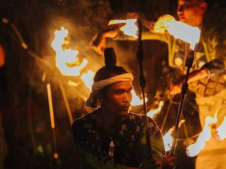 Saipa Fire Arts live fire show