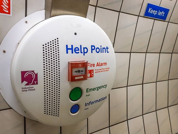 What happens when you push an emergency button on a London tube station platform?