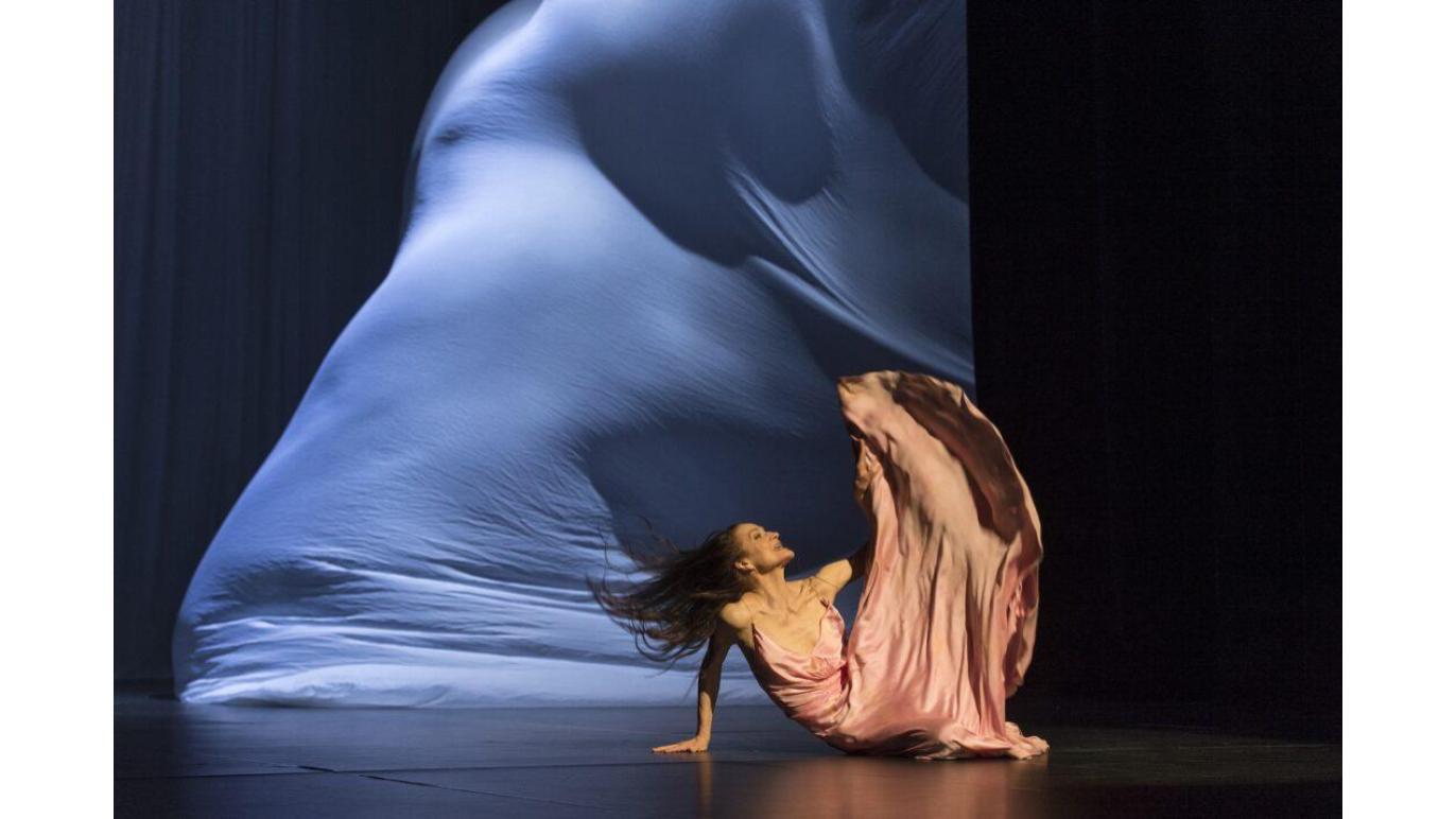 ピナ・バウシュ ヴッパタール舞踊団「Sweet Mambo」