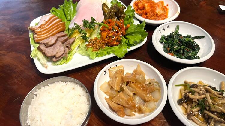 Bossam lunch at Kobawoo House Bossam lunch at Kobawoo House