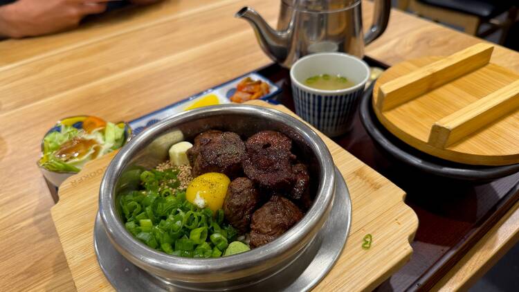 Damsot LA steak pot rice