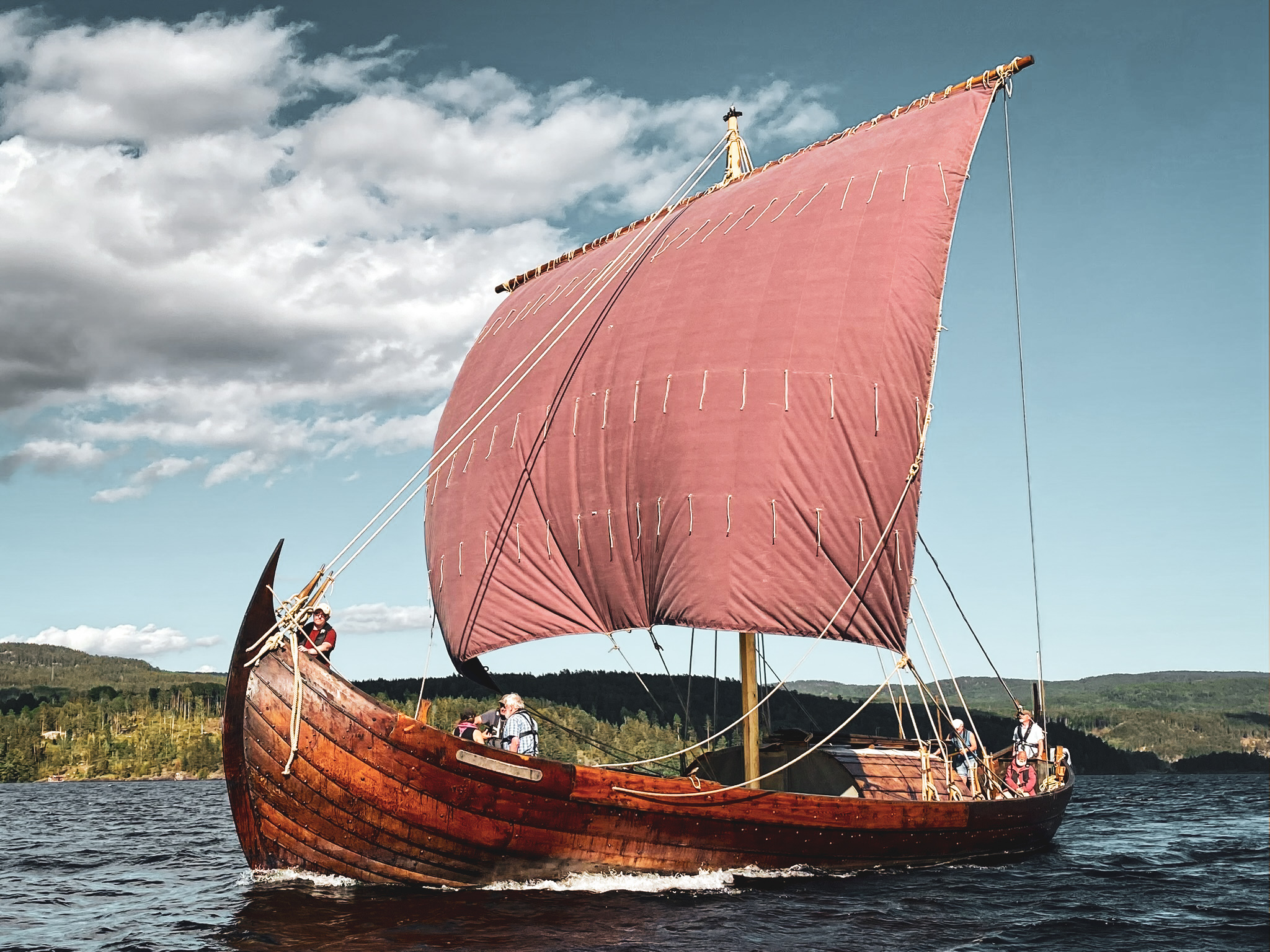 A Viking longship will row up the River Thames next week